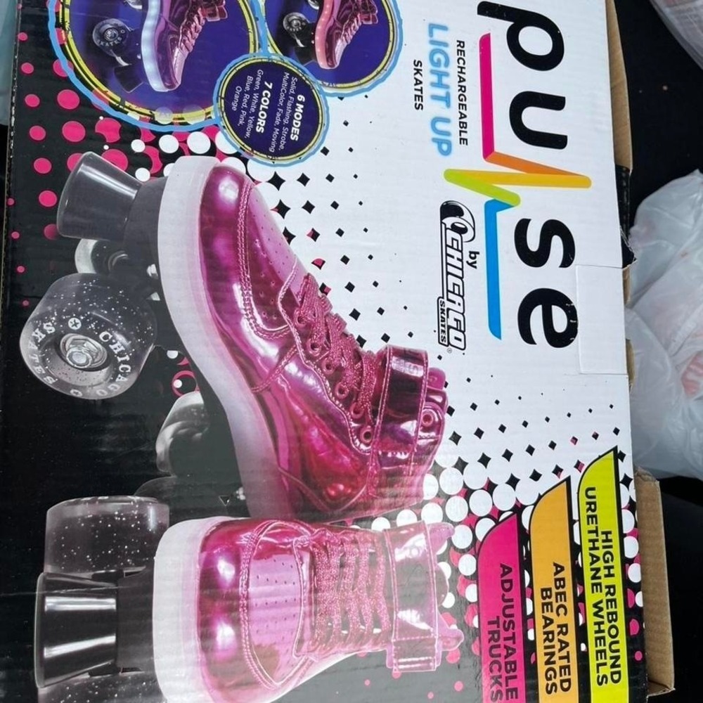 Chicago pink skates‎ for girls